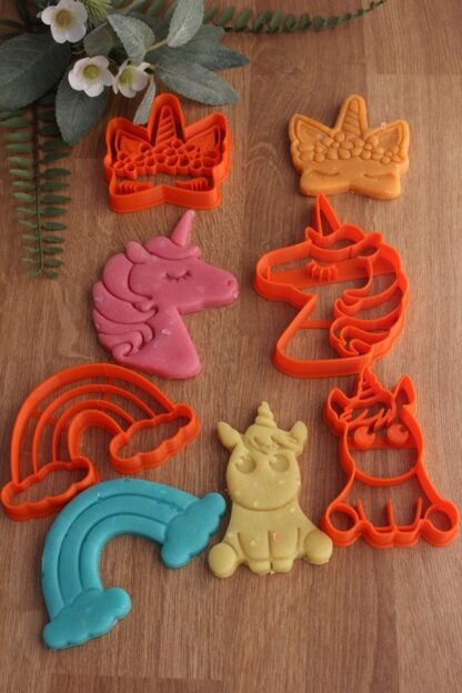 Unicorn Boynuzlu At Gökkuşağı Çiçekli Taç 4'lü Set Kurabiye Kalıbı