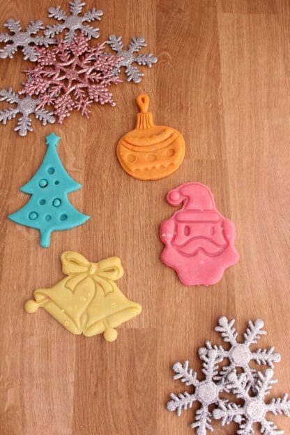Yeniyıl Kurabiye Kalıbı 4'lü Set Çan Yılbaşı Ağacı Ornament Süs Noel Baba - Görsel 2