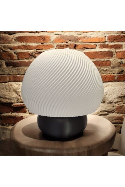 Modern 3D yazıcı üretimi abajur – çevre dostu PLA malzeme ile üretilmiş, dekoratif masa lambası